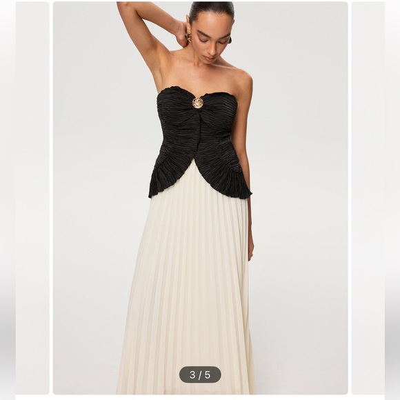 Color-Block Strapless Pleated Chiffon Maxi Dress - Picture 3 of 5